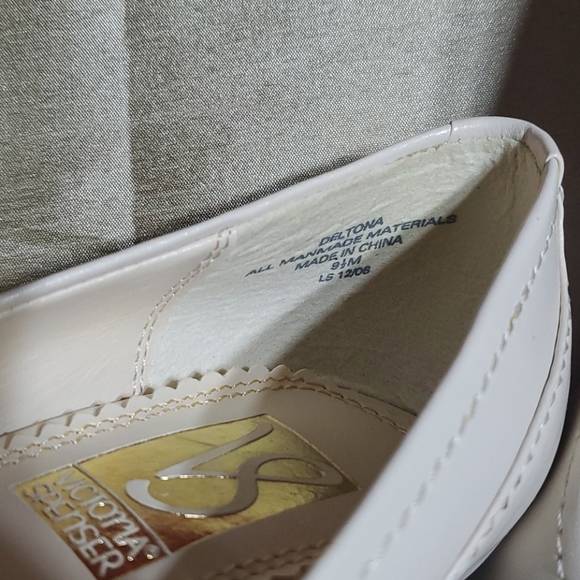 Victoria Spencer, Ivory colored, peep toe heels. - Picture 2 of 7